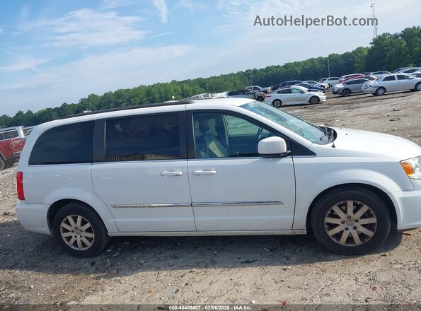 2C4RC1BG8GR298313 2016 CHRYSLER TOWN & COUNTRY White Вид задньої частини салону