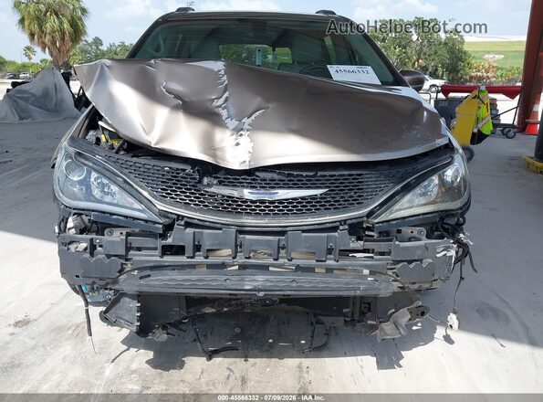 2C4RC1BG8HR552975 2017 CHRYSLER PACIFICA Brown Front view