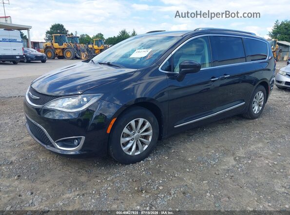 2C4RC1BG8JR233663 2018 CHRYSLER PACIFICA Black Front left