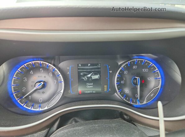 2C4RC1BG8JR290865 2018 CHRYSLER PACIFICA Black Vista del cuadro de instrumentos