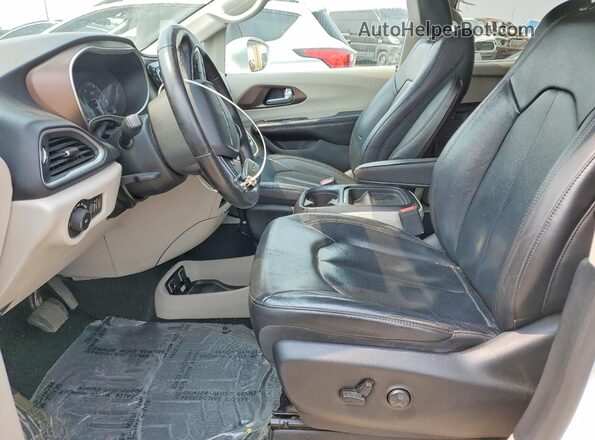 2C4RC1BG8JR317336 2018 CHRYSLER PACIFICA Белый Вид салона спереди