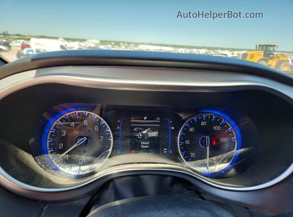 2C4RC1BG8JR334010 2018 CHRYSLER PACIFICA White Vista del cuadro de instrumentos