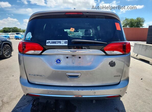 2C4RC1BG8LR131833 2020 CHRYSLER PACIFICA Серебряный Вид сзади