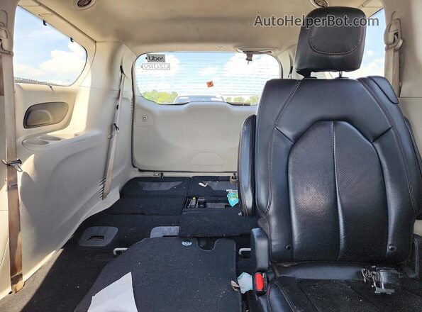2C4RC1BG8LR131833 2020 CHRYSLER PACIFICA Серебряный Вид задних сидений