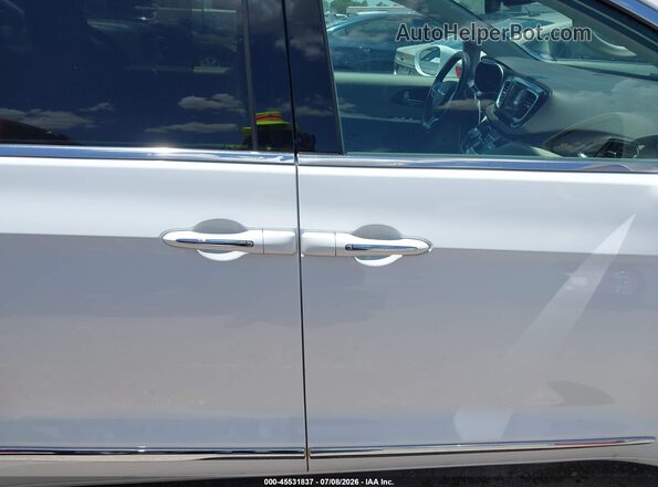 2C4RC1BG8LR134750 2020 CHRYSLER PACIFICA White Widok wnętrza z tyłu