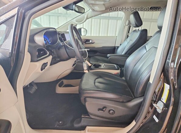 2C4RC1BG8NR185751 2022 CHRYSLER PACIFICA Черный Вид салона спереди