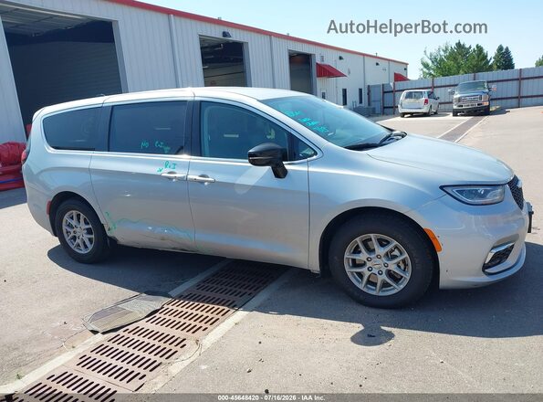 2C4RC1BG8RR167482 2024 CHRYSLER PACIFICA Silver Widok wnętrza z tyłu