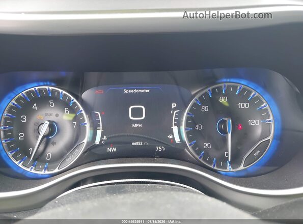 2C4RC1BG8SR518638 2025 CHRYSLER PACIFICA White Vista de los asientos traseros