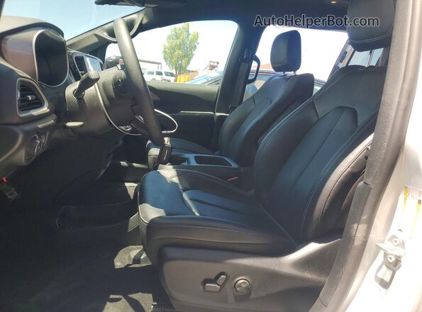 2C4RC1BG8TR201802 2026 CHRYSLER PACIFICA White Vista interior delantera