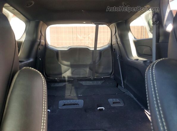2C4RC1BG8TR201802 2026 CHRYSLER PACIFICA White Vista de los asientos traseros