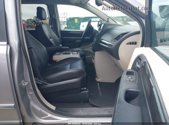 2C4RC1BG9GR156567 2016 CHRYSLER TOWN & COUNTRY Silver Սալոնի դիմացի տեսք