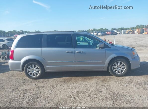 2C4RC1BG9GR188936 2016 CHRYSLER TOWN & COUNTRY Gray Rear interior view