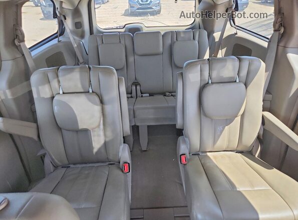 2C4RC1BG9GR237987 2016 CHRYSLER TOWN Black Vista de los asientos traseros