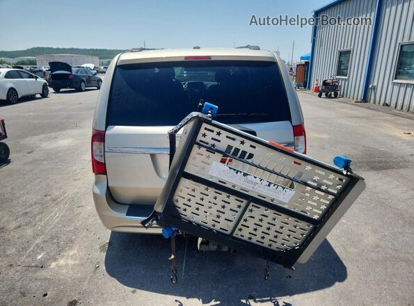 2C4RC1BG9GR245328 2016 CHRYSLER TOWN Tan Widok z tyłu