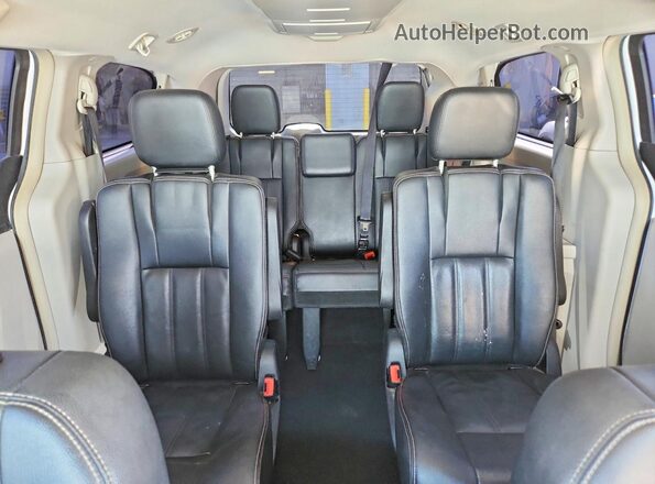 2C4RC1BG9GR290320 2016 CHRYSLER TOWN White Вид задніх сидінь