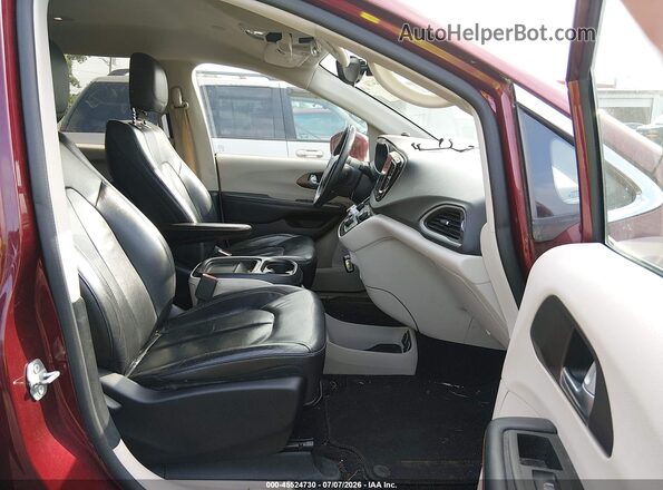 2C4RC1BG9HR533917 2017 CHRYSLER PACIFICA Burgundy Front interior view