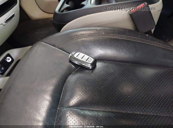 2C4RC1BG9KR685364 2019 CHRYSLER PACIFICA White Widok deski rozdzielczej
