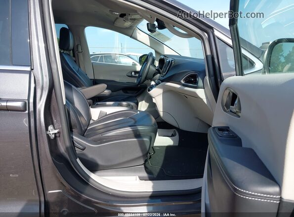 2C4RC1BG9PR532829 2023 CHRYSLER PACIFICA Gray Front interior view