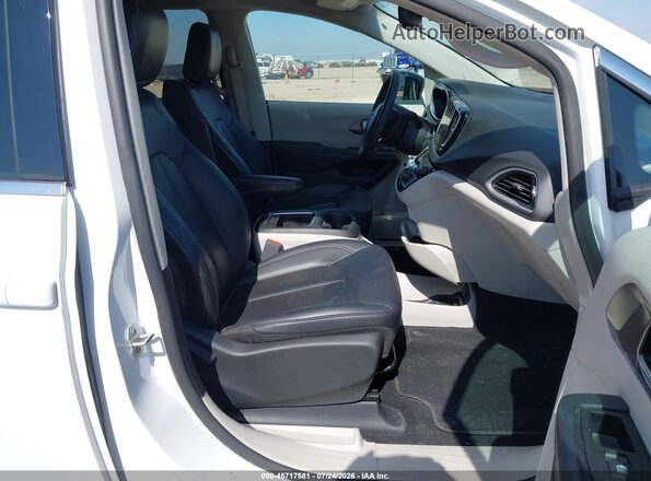 2C4RC1BG9RR182234 2024 CHRYSLER PACIFICA White Widok wnętrza z przodu