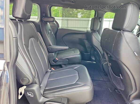 2C4RC1BG9TR281840 2026 CHRYSLER PACIFICA Black Widok wnętrza z tyłu