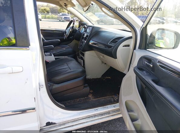 2C4RC1BGXGR206408 2016 CHRYSLER TOWN & COUNTRY White წინა სალონის ხედი