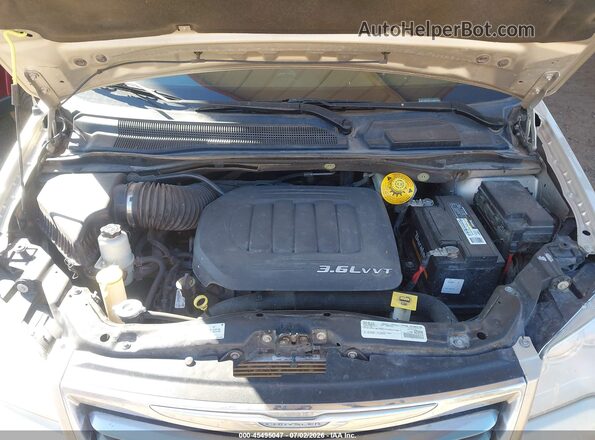 2C4RC1BGXGR212841 2016 CHRYSLER TOWN & COUNTRY Beige Rear view