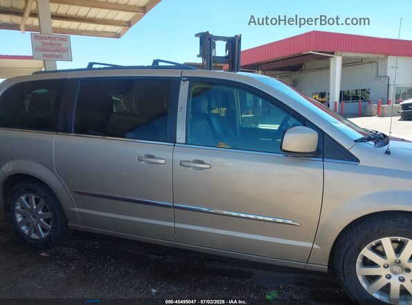 2C4RC1BGXGR212841 2016 CHRYSLER TOWN & COUNTRY Beige Rear interior view