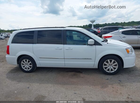 2C4RC1BGXGR287930 2016 CHRYSLER TOWN & COUNTRY White Widok wnętrza z tyłu