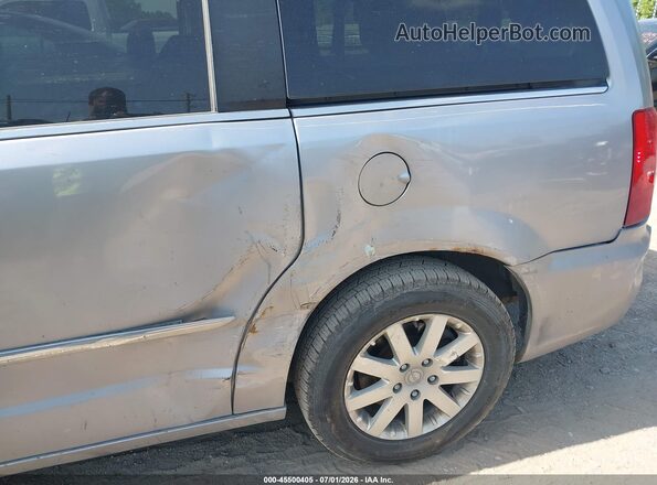 2C4RC1BGXGR288317 2016 CHRYSLER TOWN & COUNTRY Серебряный Вид спереди