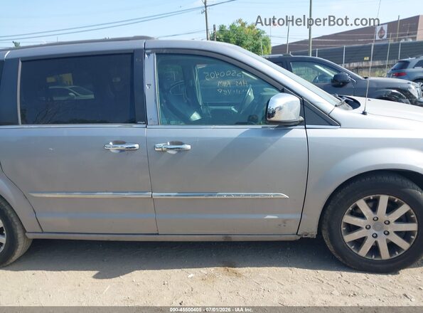 2C4RC1BGXGR288317 2016 CHRYSLER TOWN & COUNTRY Серебряный Вид задней части салона