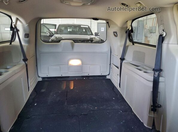 2C4RC1BGXGR295848 2016 CHRYSLER TOWN Silver Widok tylnych siedzeń