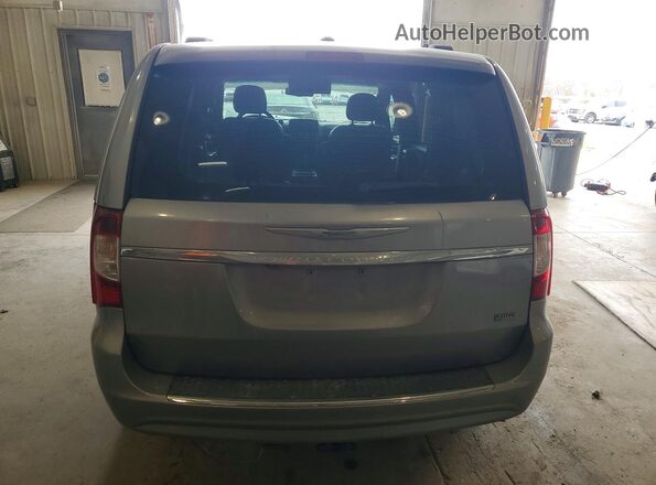 2C4RC1BGXGR295848 2016 CHRYSLER TOWN Silver Widok z tyłu