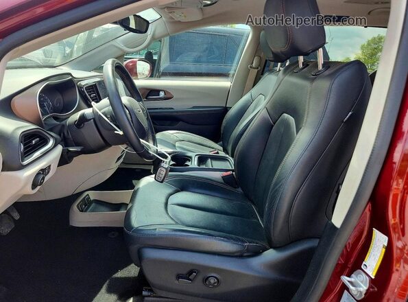 2C4RC1BGXHR588120 2017 CHRYSLER PACIFICA Red Widok wnętrza z przodu