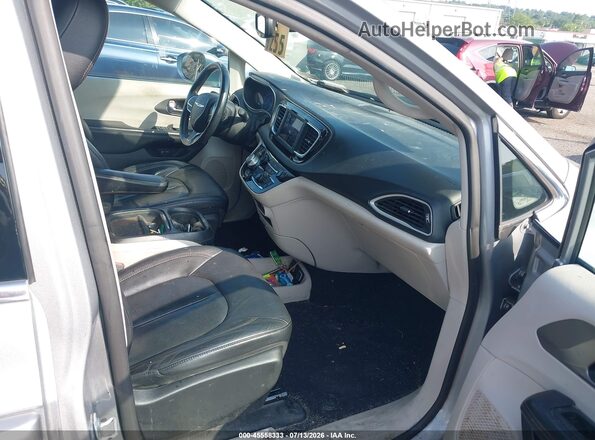 2C4RC1BGXLR285072 2020 CHRYSLER PACIFICA Silver Front interior view