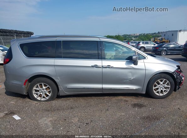 2C4RC1BGXLR285072 2020 CHRYSLER PACIFICA Silver Rear interior view