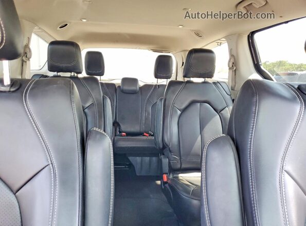 2C4RC1BGXPR546626 2023 CHRYSLER PACIFICA Серый Вид задних сидений