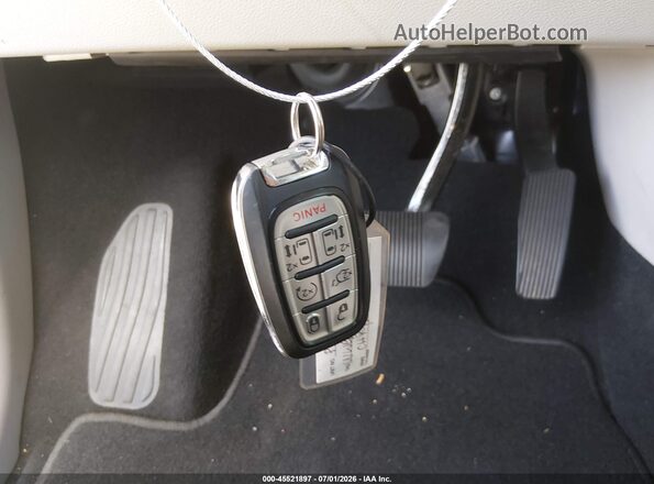 2C4RC1BGXPR571879 2023 CHRYSLER PACIFICA White Вид панелі приладів