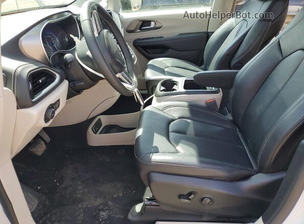 2C4RC1BGXRR159013 2024 CHRYSLER PACIFICA Белый Вид салона спереди