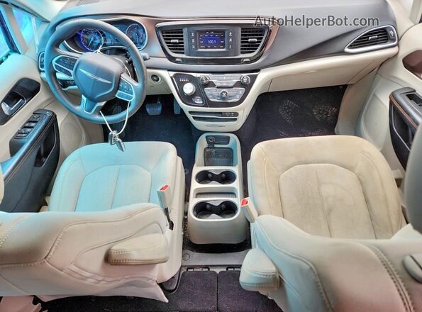 2C4RC1CG0HR522707 2017 CHRYSLER PACIFICA Бордовый Вид панели приборов