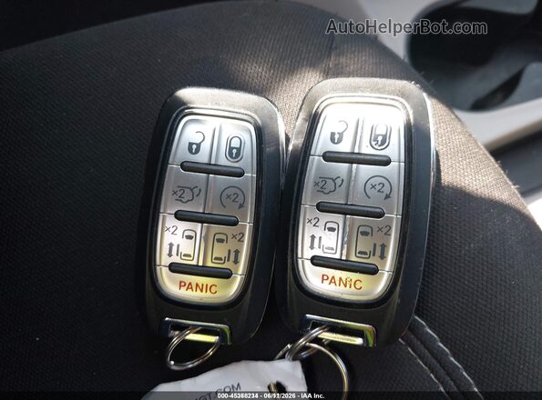 2C4RC1CG0NR131083 2022 CHRYSLER VOYAGER Серый Вид панели приборов