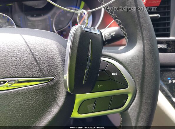2C4RC1CG0NR132394 2022 CHRYSLER VOYAGER Gray Vista del salpicadero