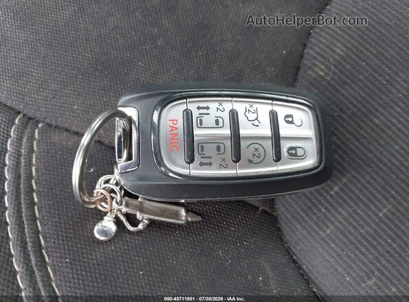 2C4RC1CG1PR535688 2023 CHRYSLER VOYAGER Black Widok deski rozdzielczej