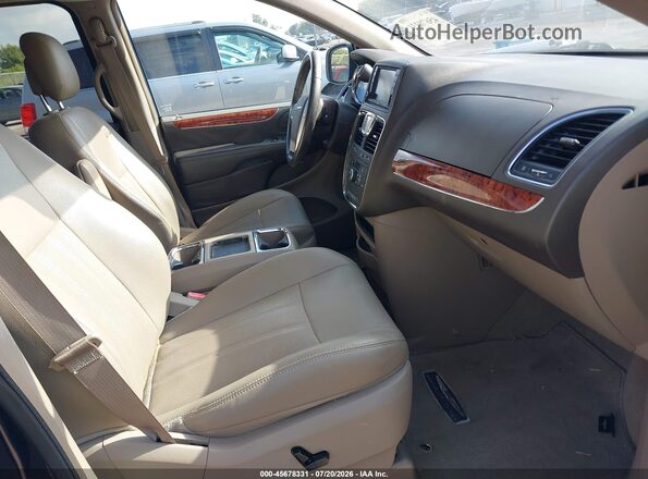 2C4RC1CG2GR104440 2016 CHRYSLER TOWN & COUNTRY Blue Вид салону спереду
