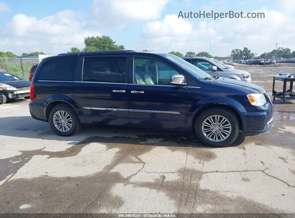 2C4RC1CG2GR104440 2016 CHRYSLER TOWN & COUNTRY Blue Вид задньої частини салону