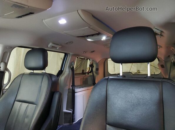 2C4RC1CG2GR240437 2016 CHRYSLER TOWN Blue Հետևի նստատեղերի տեսք