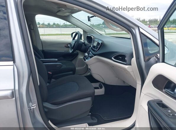 2C4RC1CG2MR568467 2021 CHRYSLER VOYAGER Gray Widok wnętrza z przodu