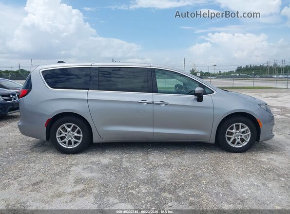 2C4RC1CG2MR568467 2021 CHRYSLER VOYAGER Gray Widok wnętrza z tyłu