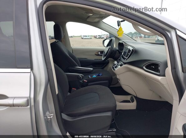 2C4RC1CG2MR577766 2021 CHRYSLER VOYAGER Silver Vista interior delantera