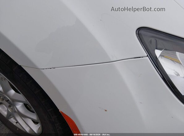2C4RC1CG2NR127875 2022 CHRYSLER VOYAGER White Vista frontal