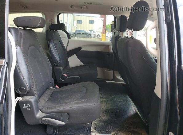 2C4RC1CG2PR511545 2023 CHRYSLER VOYAGER Black Rear seats view